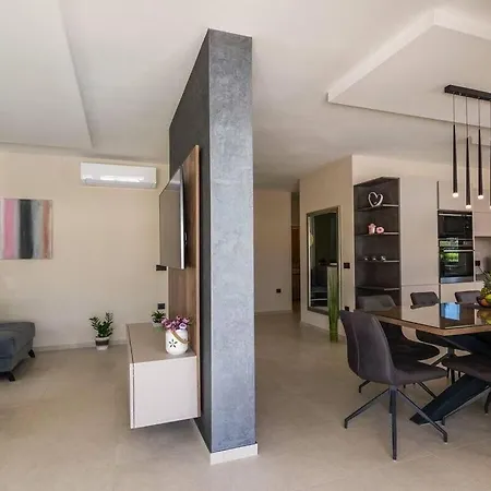 Bella Villa