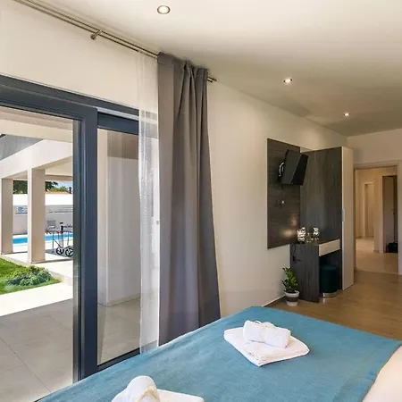 Bella Villa *