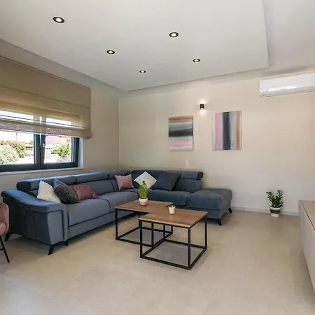 Bella Villa *