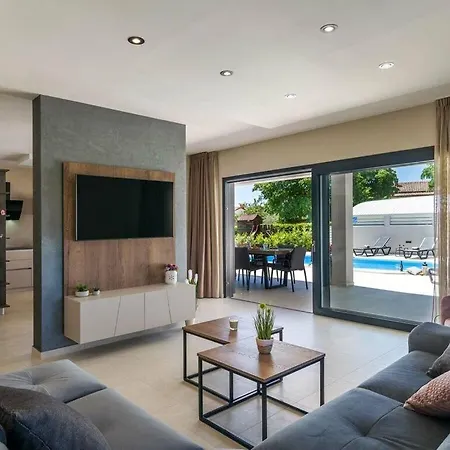 Bella Villa Barban