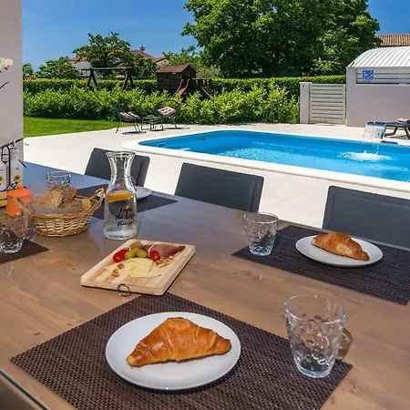 Bella Villa